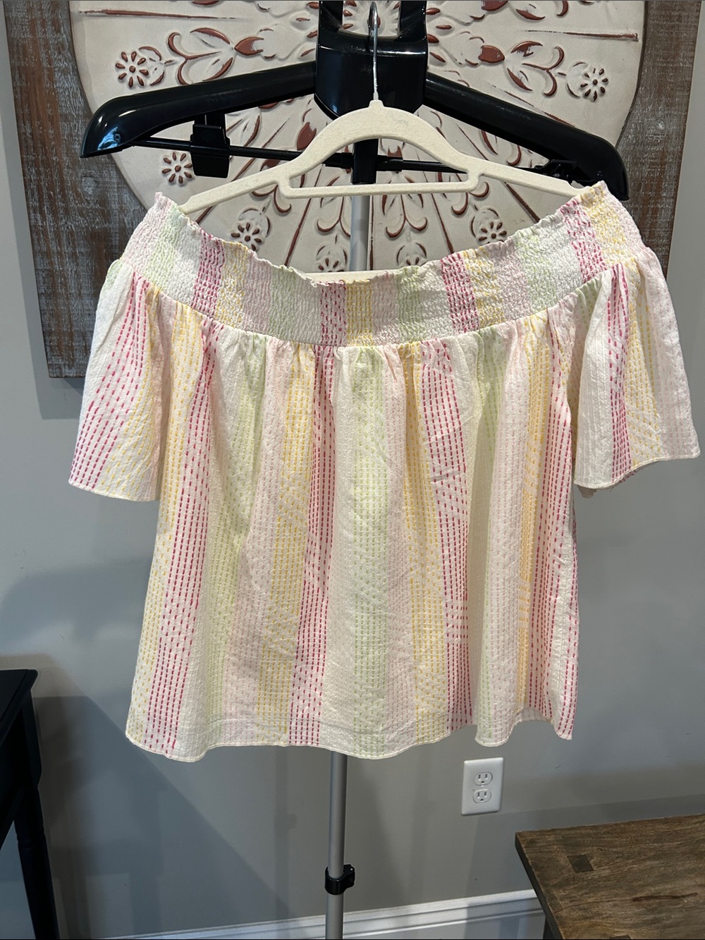 Honey Punch NWT Pastel Pink and Yellow Off-Shoulder Striped Blouse Size Small